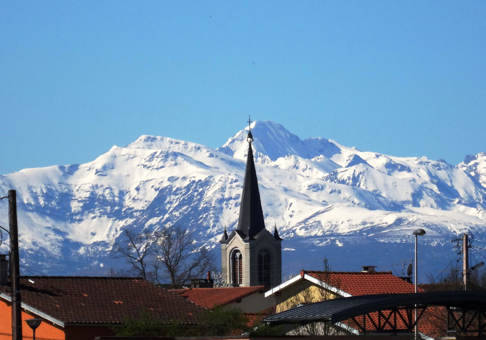 Ville de Séméac - Hautes-Pyrénées - Eglise et place de la Mairie